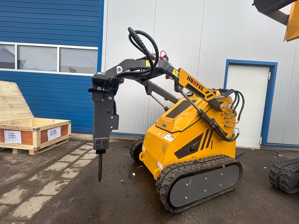 Ketten-Kompaktlader JKL480- 23 PS RATO Motor-Minibagger & Hoflader  Mieten
